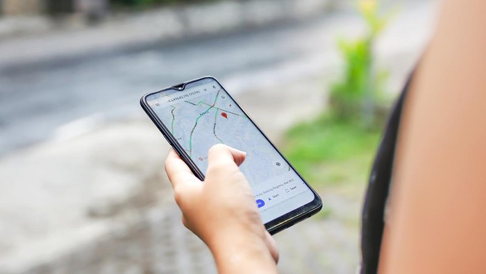 Mudahkan Ibadah Sholat di Mana Pun dengan Google Maps dan Google Assistant