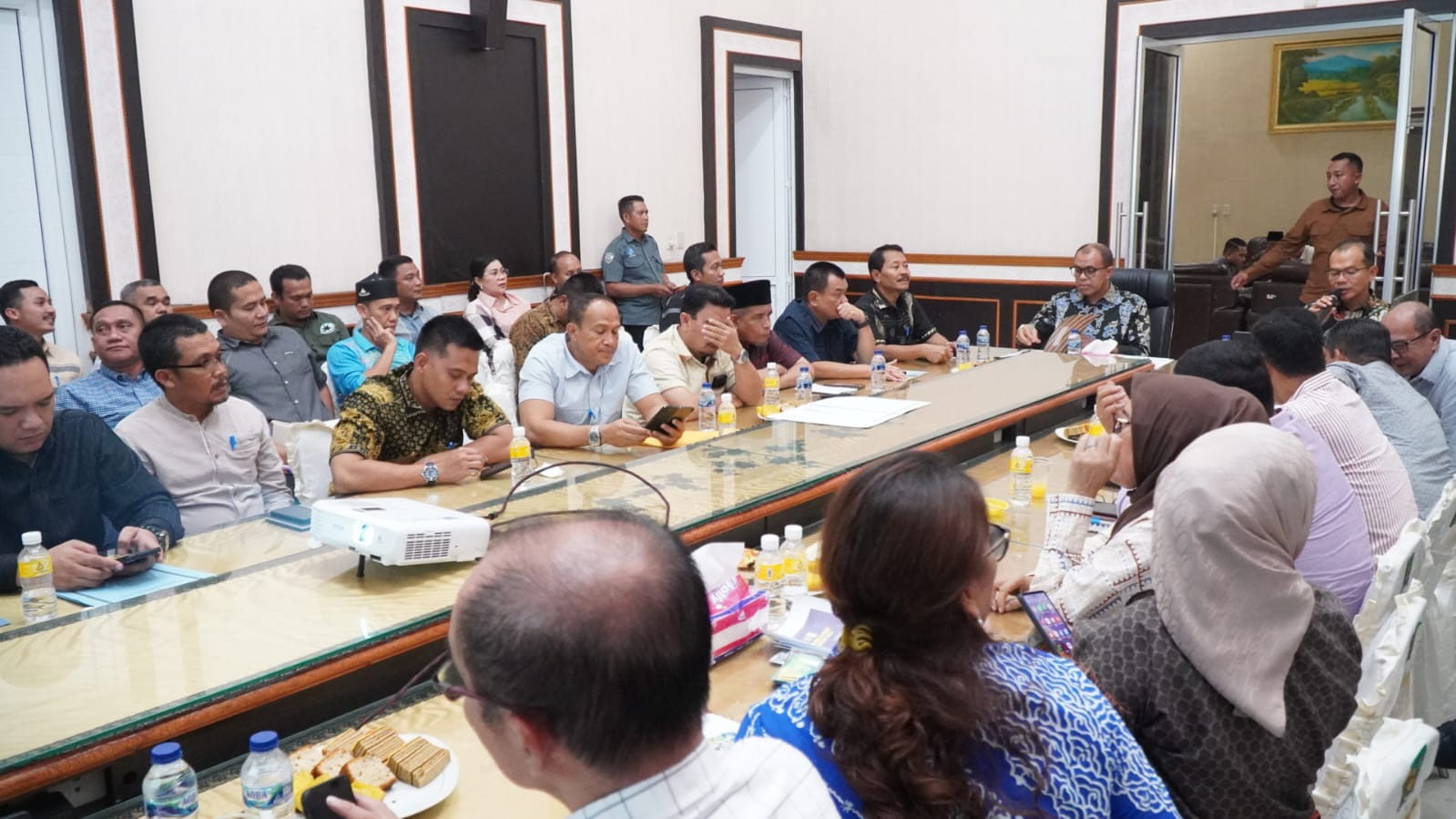 Pj Bupati Langkat Pimpin Rapat Evaluasi Kinerja Kepala OPD untuk Tingkatkan Program Pemerintahan