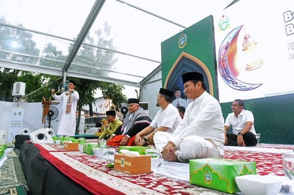 Pj Gubernur Sumut Berbuka Puasa Bersama Bilal Jenazah dan Penggali Kubur: Pekerjaan Mulia yang Terhormat