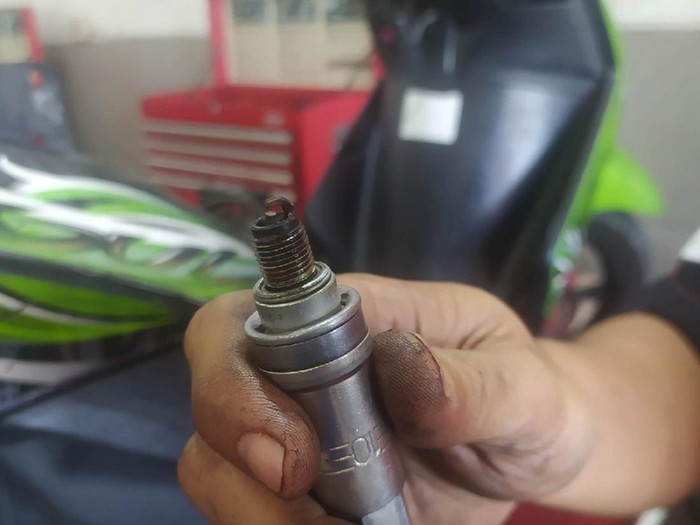 Tips Merawat Busi Motor agar Tetap Prima saat Libur Lebaran