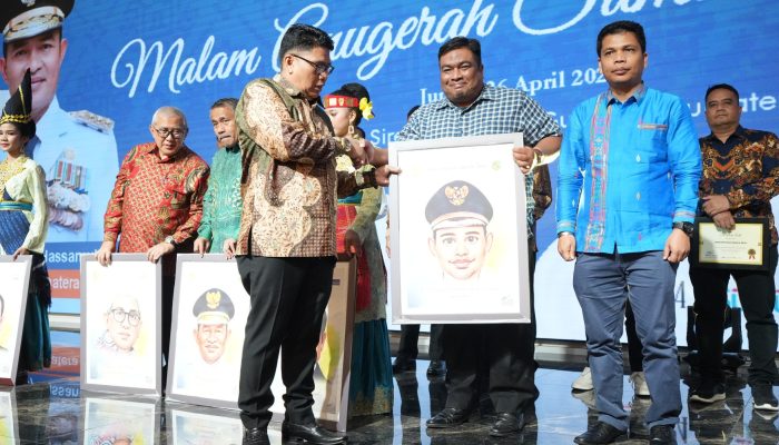Wali Kota Medan Bobby Nasution Terima Penghargaan dari Media Sumut 24