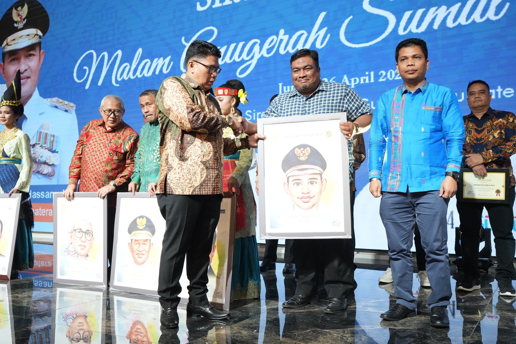Wali Kota Medan Bobby Nasution Terima Penghargaan dari Media Sumut 24