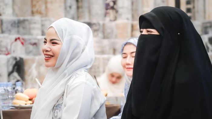 Dinar Candy Ditunjuk Jadi Ketua Pengajian oleh Umi Pipik
