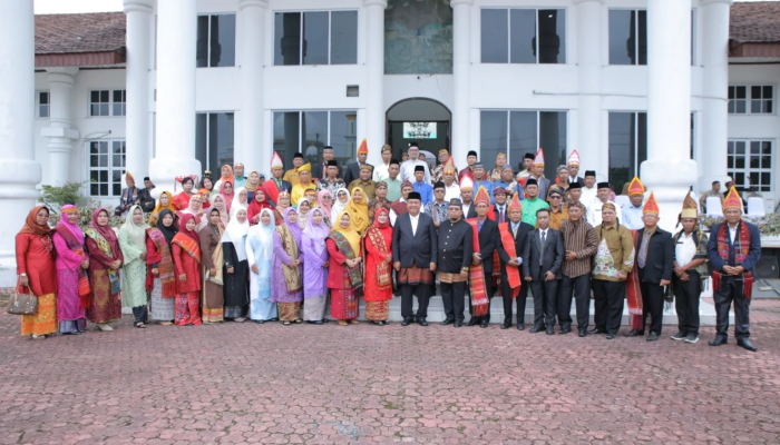 Wakil Bupati Asahan Menjadi Inspektur Upacara pada Peringatan Hari Pendidikan Nasional Tahun 2024
