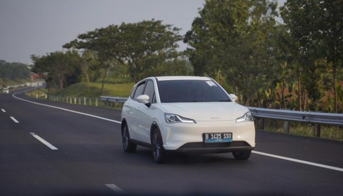 Kendaraan Listrik di Indonesia: Kenapa Mobil Wajib Bersuara, Sedangkan Motor Tidak?
