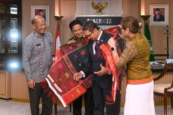 Pj Gubernur Sumut Terima Kunjungan Konsul Jenderal Malaysia Medan untuk Tingkatkan Kerja Sama Bilateral