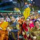 Wali Kota Bobby Nasution Berpartisipasi dalam Pawai Lilin Bersama Umat Buddha di Medan