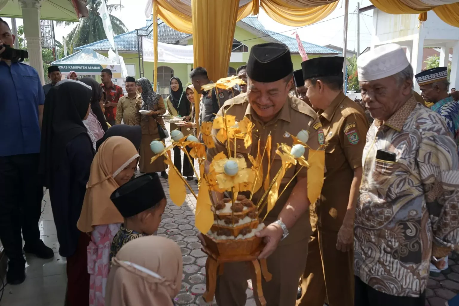 Pemkab Asahan dan Baznas Gelar Khitanan Massal dan Santunan Anak Yatim di Simpang Empat
