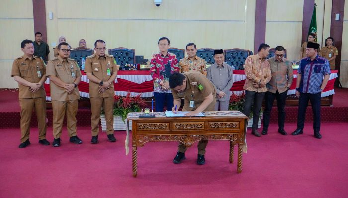 DPRD Medan Sahkan Ranperda Insentif dan Kemudahan Penanaman Modal Menjadi Perda