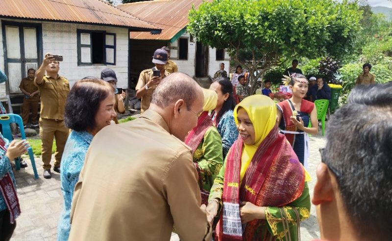 Tim Monitoring TP PKK Provsu Kunjungi Tiga Desa Binaan di Samosir