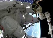 NASA Batalkan Spacewalk di ISS karena Kebocoran Pakaian Antariksa