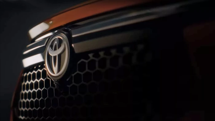 Toyota Menghentikan Distribusi Tujuh Model Mobil Akibat Skandal Sertifikasi