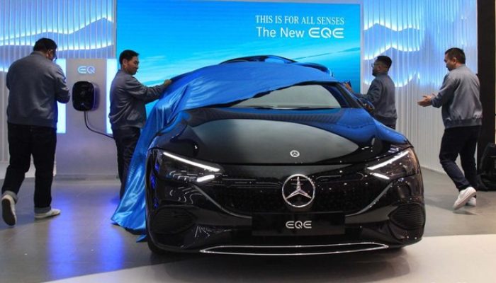 Mercedes-Benz Siap Merakit Mobil Listrik di Indonesia Mulai 2027