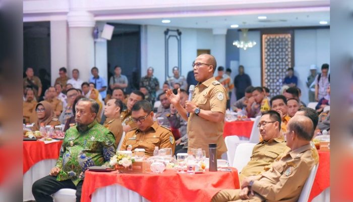 Pj Bupati Tapteng di Rakor Kepala Daerah: Jangan Sampai Bergerak Bersama Tetapi Arah Berbeda