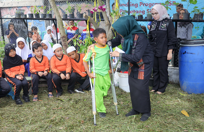 Momen Haru: Bocah 7 Tahun Memeluk Wali Kota Pematangsiantar di Tengah Sambutan