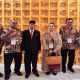 Warga Pematangsiantar dr Farida Y Lumban Tobing Terima Penghargaan Satyalencana Kebaktian Sosial dari Presiden Jokowi