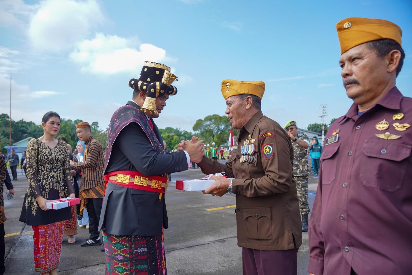 Upacara Pengibaran Bendera HUT ke-79 RI di Medan Berlangsung Khidmat dan Meriah