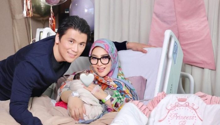Syahrini dan Reino Barack Sambut Bahagia Kehadiran Princess R, Aisyahrani: “Reino Luar Biasa, Bapak Siaga Idaman!”