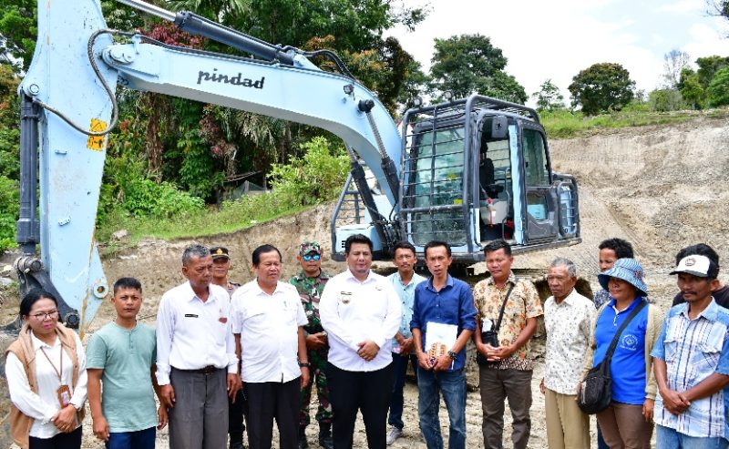 Bupati Samosir Bawa Pelayanan Gratis ke Empat Desa, Beri Bantuan dan Fasilitas Kepada Masyarakat