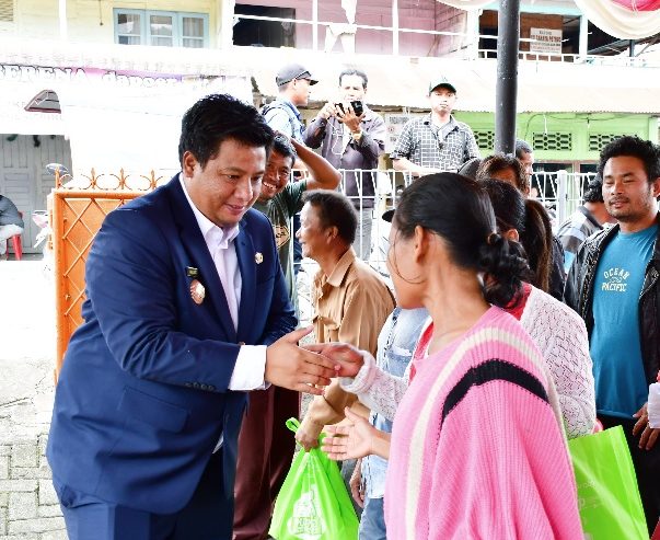 Pemkab Samosir Salurkan Bantuan Pangan untuk Penanganan Stunting di Pangururan
