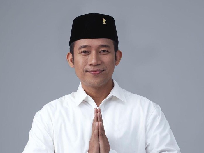 Denny Cagur Resmi Jadi Anggota DPR, Menggapai Mimpi yang Didoakan Ibunda