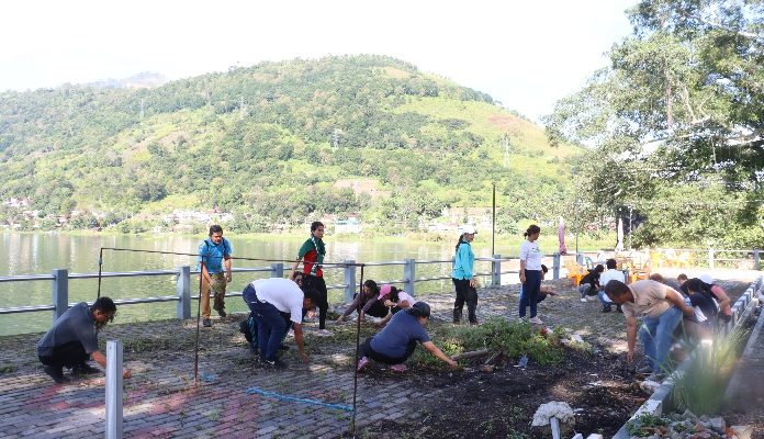Pemkab Samosir Gelar Gotong Royong Massal Sambut Aquabike Jetski World Championship 2024 di Danau Toba