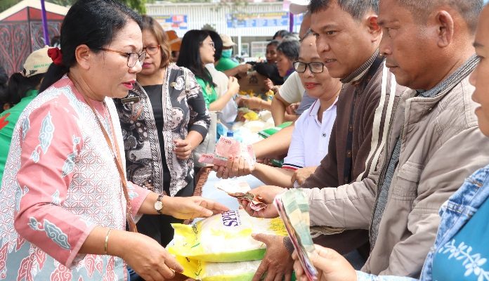 Pemkab Samosir Gelar Pasar Murah Jelang Natal dan Tahun Baru di Pangururan