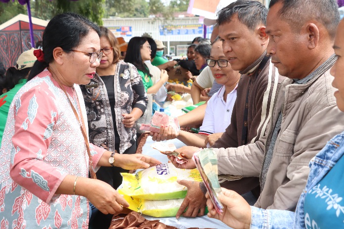 Pemkab Samosir Gelar Pasar Murah Jelang Natal dan Tahun Baru di Pangururan