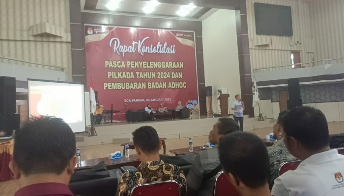 KPU Tapanuli Tengah Bubarkan Badan Adhoc Pilkada Serentak Tahun 2024