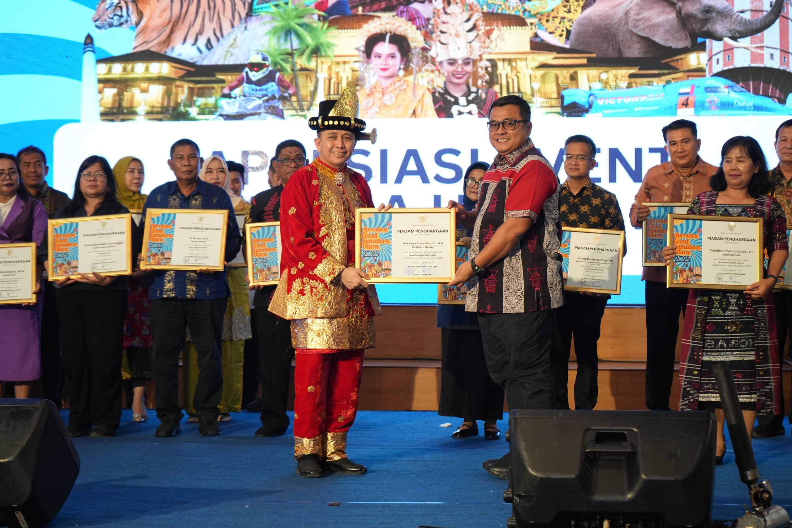 Wali Kota Medan Bobby Nasution Raih Penghargaan di Bidang Pariwisata dari Gubernur Sumut