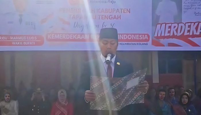 Anggota DPRD Tapteng Deni Herman Hulu Didaulat Bacakan Teks Proklamasi di HUT ke-80 RI di Kolang
