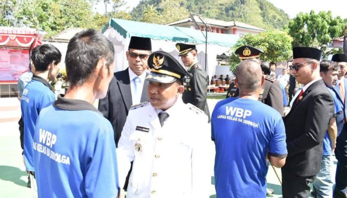 Di Momen HUT ke-80 RI, Wali Kota Sibolga Serahkan Remisi Kepada 761 Warga Binaan Lapas Sibolga