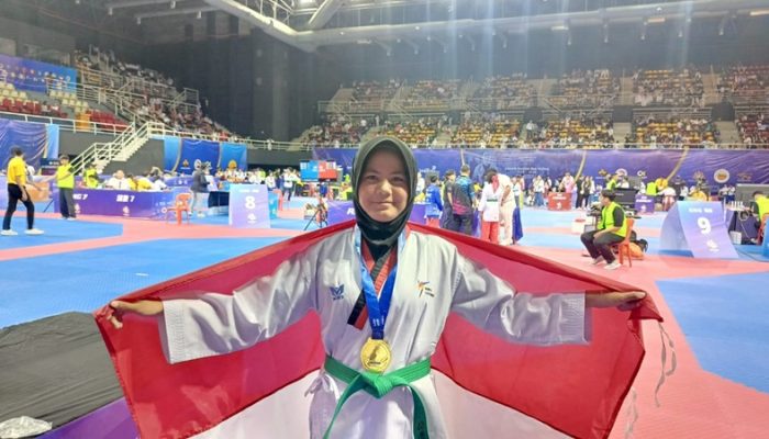Atiqah Danisy Napitupulu Siswi SMA Matauli Pandan Raih Medali Emas di Kompetisi MBW Internasional Malaysia 2025