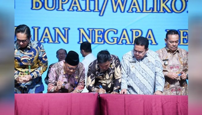 Wali Kota Sibolga Tandatangani Komitmen Bersama BKN dan Gubsu Tentang Penerapan Manajemen Talenta ASN