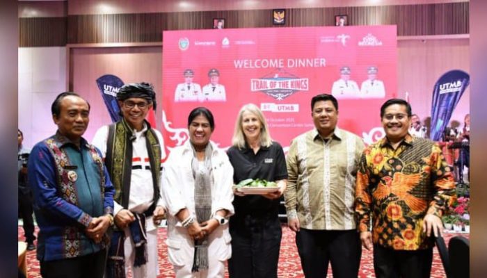 Sekda Provsu dan Bupati Samosir Sambut Kedatangan Pelari dari 27 Negara