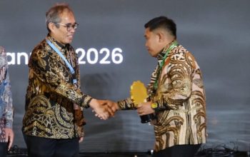 Mantap! Wali Kota Sibolga Syukri Penarik Berhasil Pertahankan UHC Award: Wujud Komitmen Kuat Lindungi Kesehatan Warganya