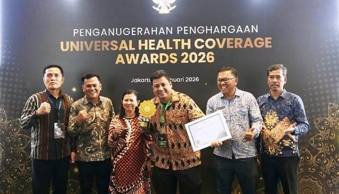 Keren! Di Bawah Pimpinan Bupati Vandiko Gultom, Samosir Raih UHC Awards Tiga Kali Berturut-turut