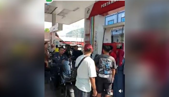 Terjadi Kepanikan di SPBU Sibolga-Tapteng Akibat Statement Menteri Bahlil Soal Stok BBM