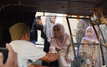 Aksi Berbagi Berkah Annisa Bakhtiar Sibarani Buat Pengendara Terharu