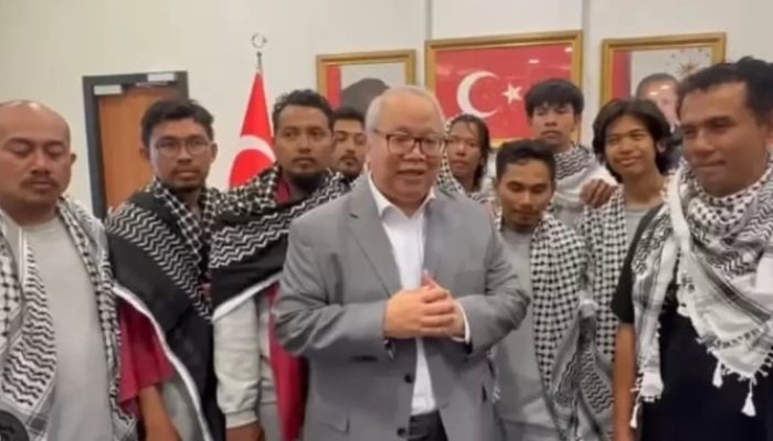 Akhirnya 9 Warga Indonesia yang Ditangkap Tentara Israel Telah Dibebaskan Kemenlu Sampaikan Terima Kasih ke Prabowo