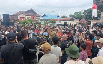 Masyarakat Korban Banjir Kembali Demo ke Kantor Bupati Tapteng: Minta Masinton Temui Warga