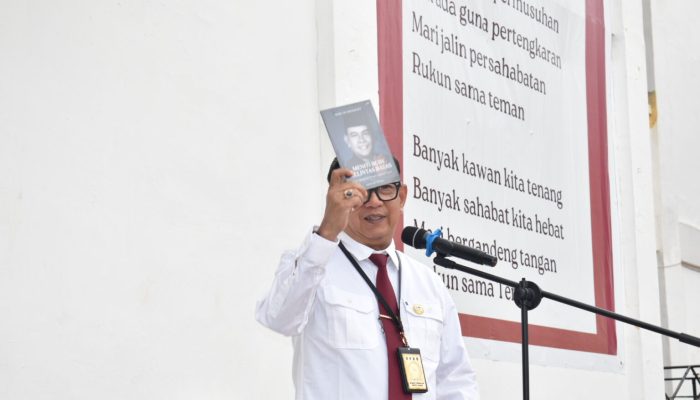 Jamil Zeb Tumori Bagikan Kisahnya Kepada Siswa SMAN 3 Sibolga: Mulai dari Buruh Bongkar Hingga Tukang Becak Demi Pendidikan