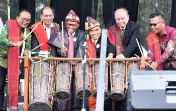 Pesta Bolon Toga Samosir di Onan Runggu Sukses, Pemkab Samosir Bantu Rp 100 Juta