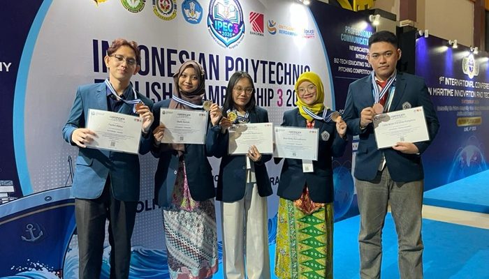 Membanggakan! Mahasiswa Polteknaker Raih 10 Penghargaan di Dua Ajang Nasional