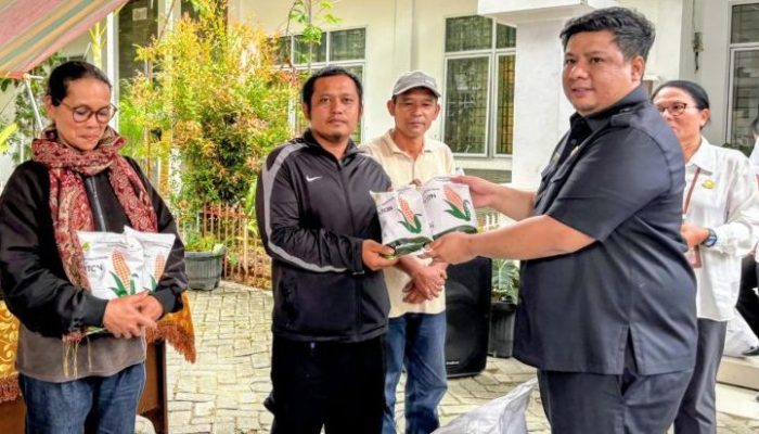Bupati Vandiko Tunjukkan Komitmen Sejahterakan Petani: 189 Kelompok Tani Terima Bibit dan Alsintan