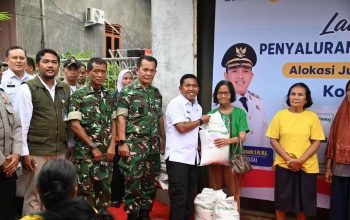 Wali Kota Syukri Launching Penyaluran Bantuan Pangan dari Pusat: 13.247 Warga Sibolga Menerima Bantuan