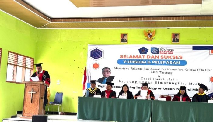 59 Mahasiswa Fakultas Ilmu Sosial dan Humaniora IAKN Tarutung Ikuti Yudisium