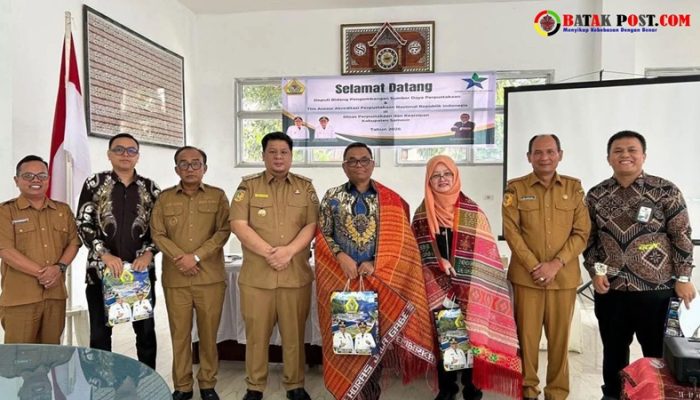 Terbatas Sarana Tak Halangi Prestasi! Perpustakaan Daerah Samosir Raih Akreditasi B, Bupati Vandiko Gaspol Perkuat Literasi