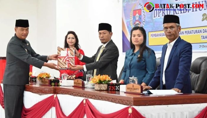 Bupati Humbahas Sampaikan Nota Pengantar R-APBD 2027 Rp 855,54 Miliar, PAD Naik 14,54%